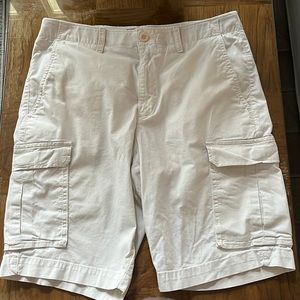 Mens cream colored cargo shorts